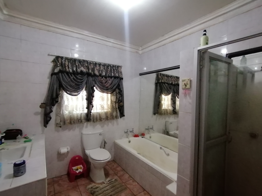 4 Bedroom Property for Sale in Vaal Park North West